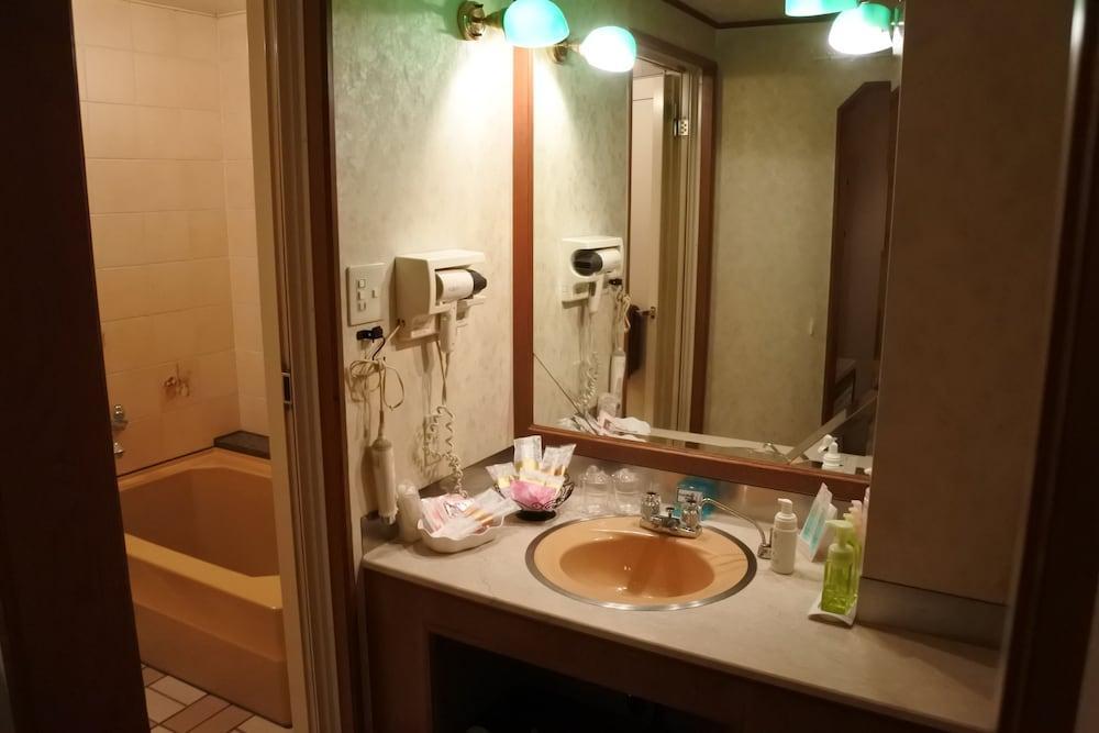 Hotel Dressy (Adults Only) Himeji Ngoại thất bức ảnh